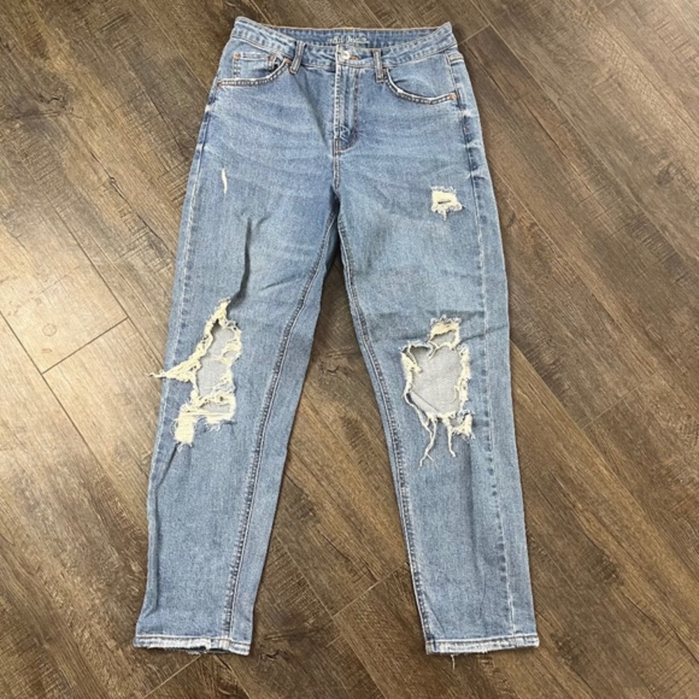 Wild Fable Distressed High Rise Mom Jeans Pants Denim ((size 4))